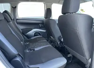 Mitsubishi Outlander 2011 Pearl