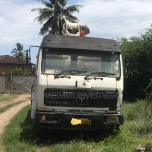 Mercedes-Benz 2001 White