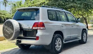 Toyota Land Cruiser 4.5 V8 GX-R 2012 Silver