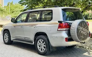 Toyota Land Cruiser 4.5 V8 GX-R 2012 Silver