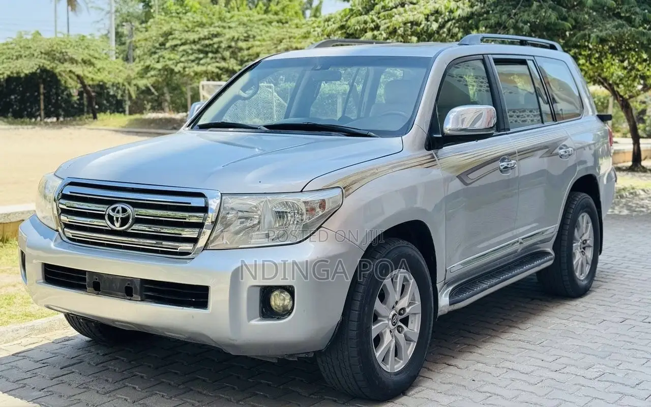 Toyota Land Cruiser 4.5 V8 GX-R 2012 Silver