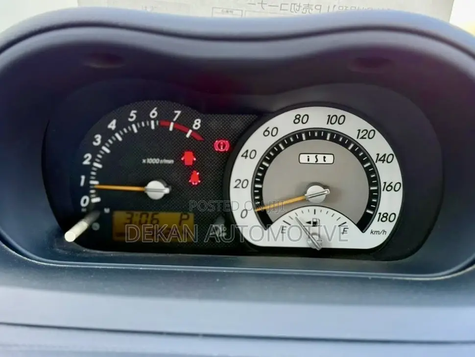 Toyota IST 2005 Silver