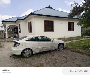 7bdrm Apartment in Tanzania Dare Salaam for sale