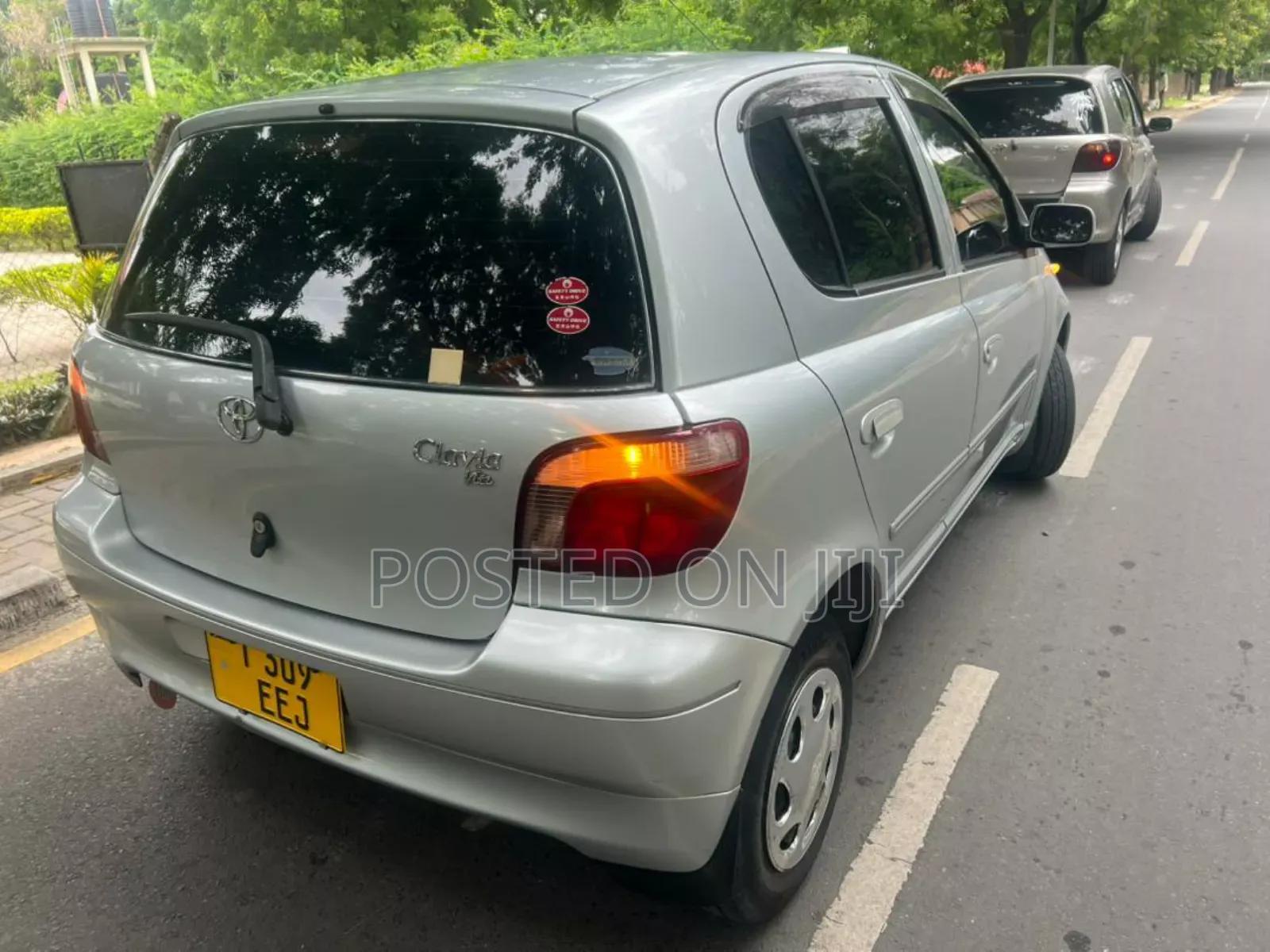 Toyota Vitz 2005 Silver