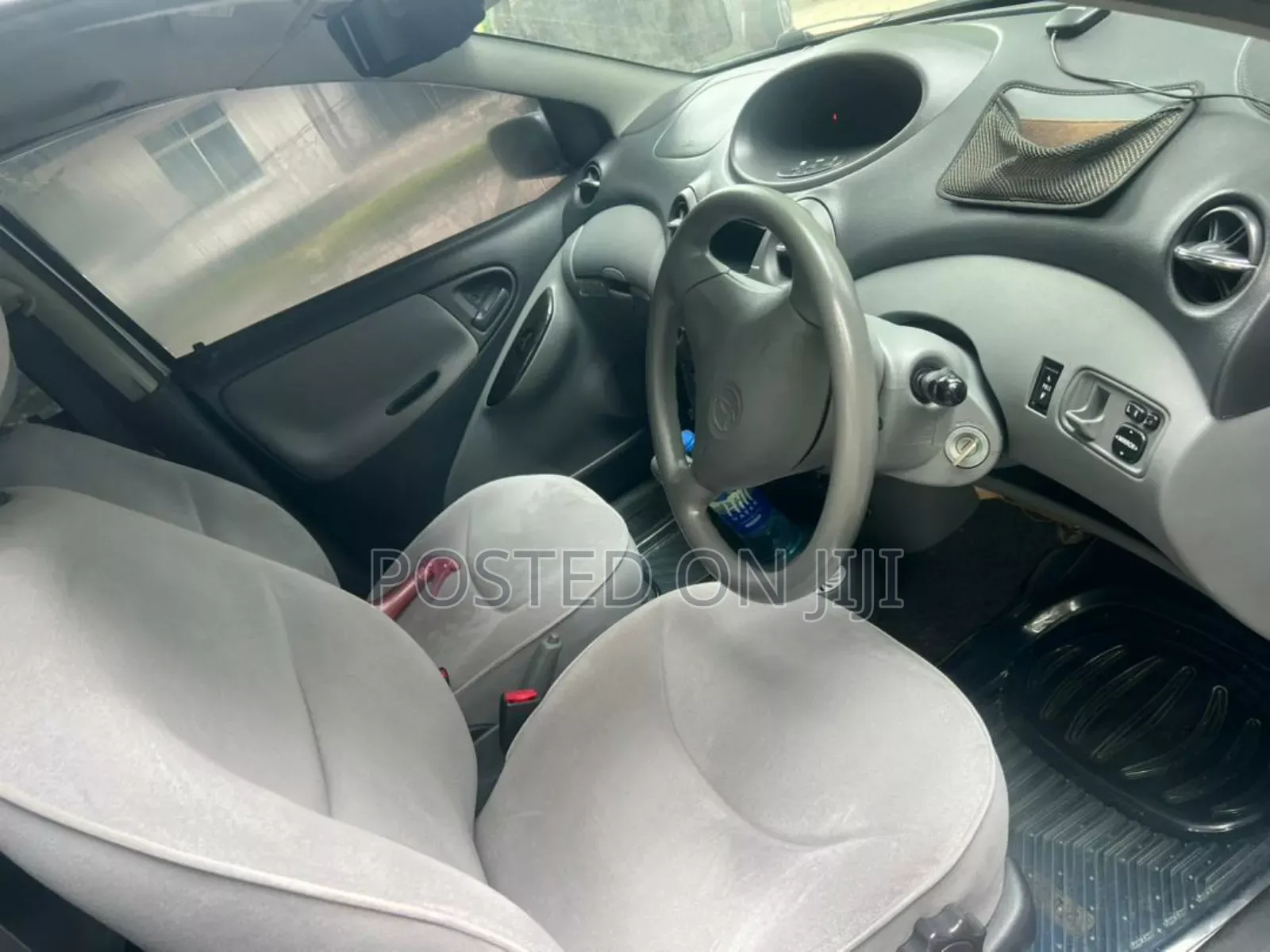 Toyota Vitz 2005 Silver
