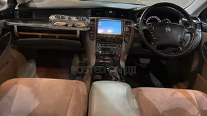 Toyota Crown 2004 Silver