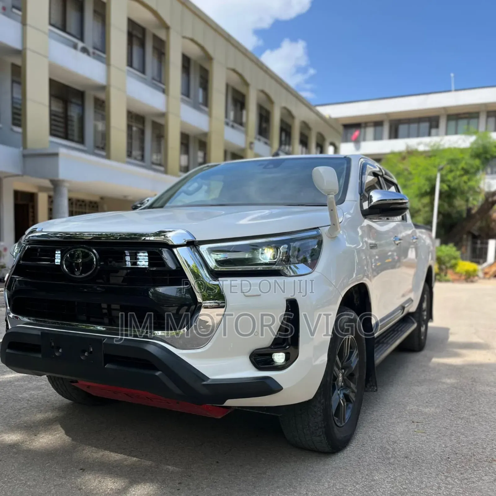 Toyota Hilux 2020 White