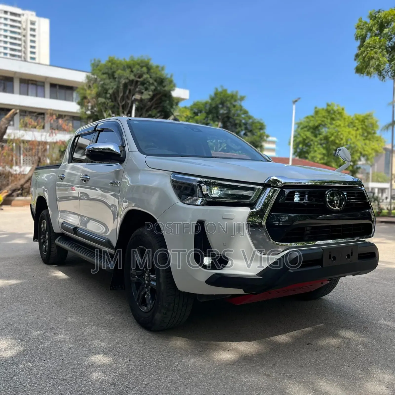 Toyota Hilux 2020 White