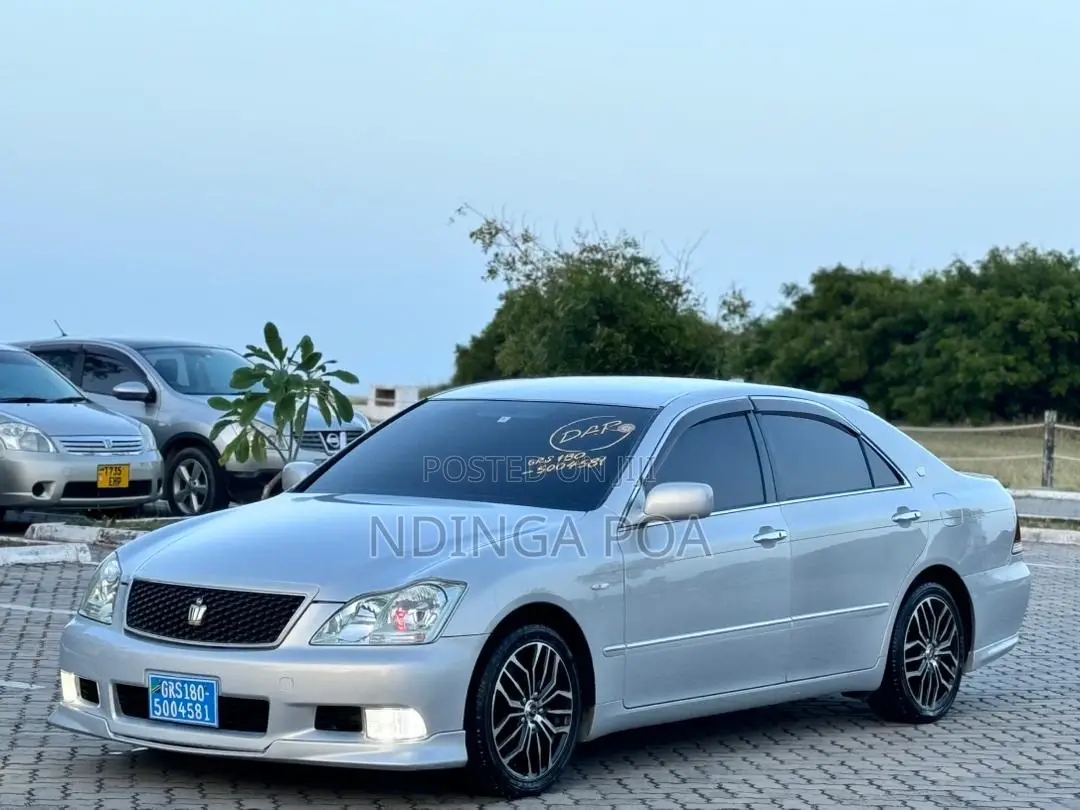 Toyota Crown 2006 Silver