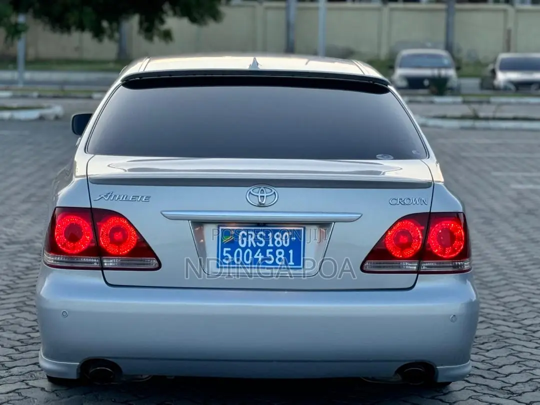 Toyota Crown 2006 Silver