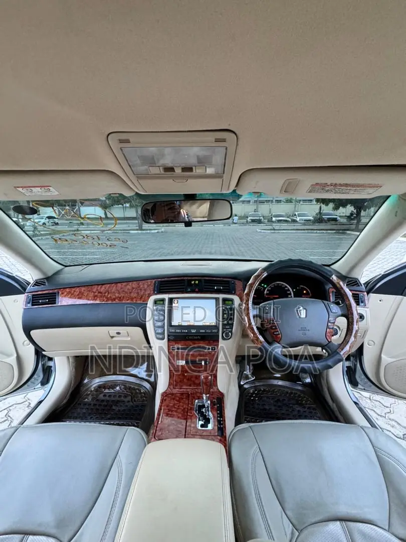 Toyota Crown 2006 Silver