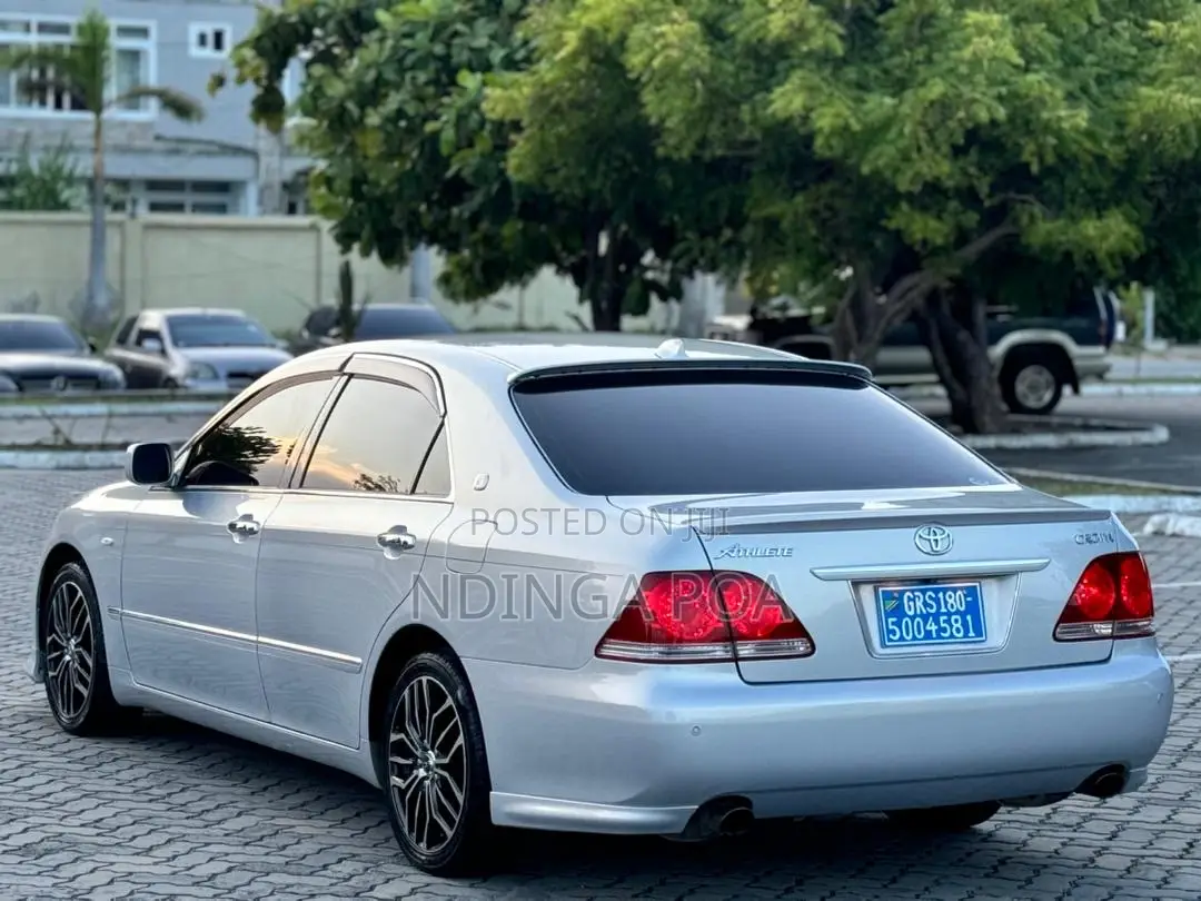 Toyota Crown 2006 Silver