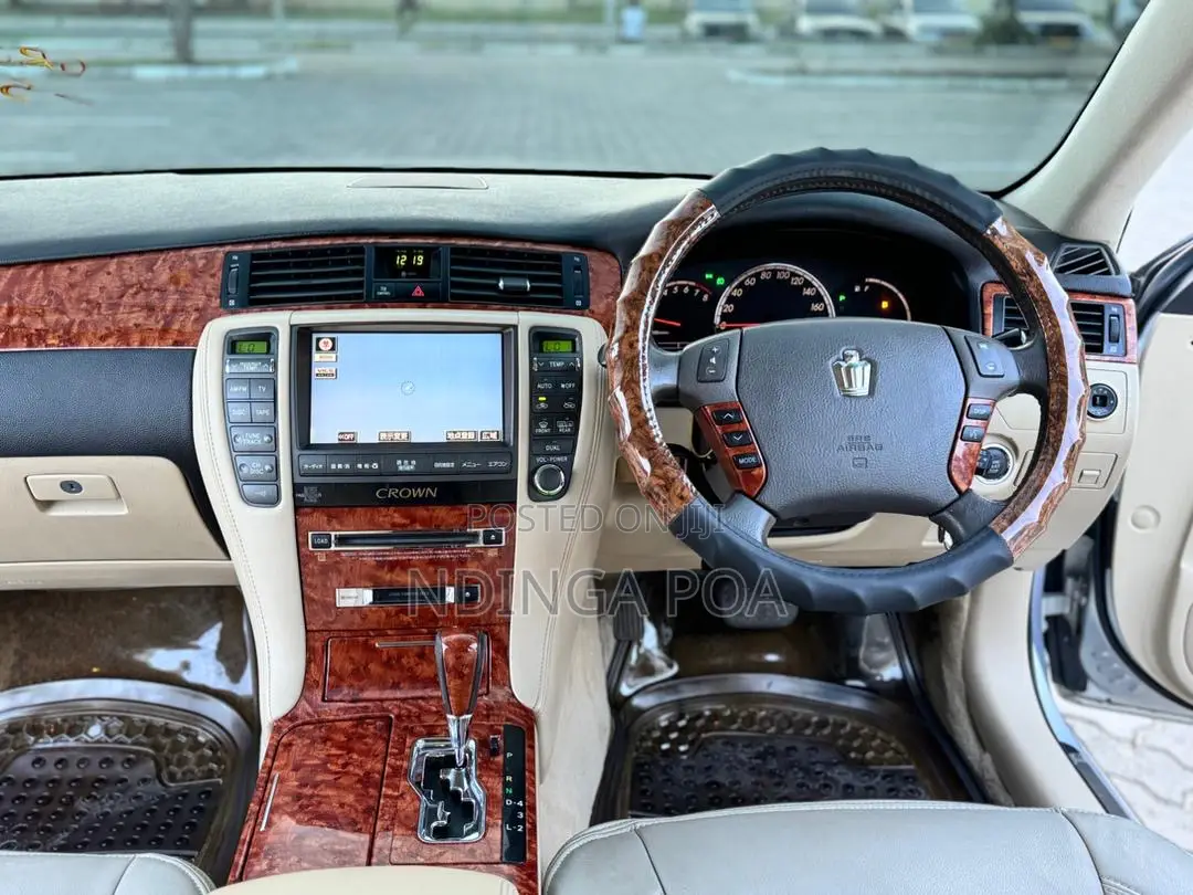 Toyota Crown 2006 Silver