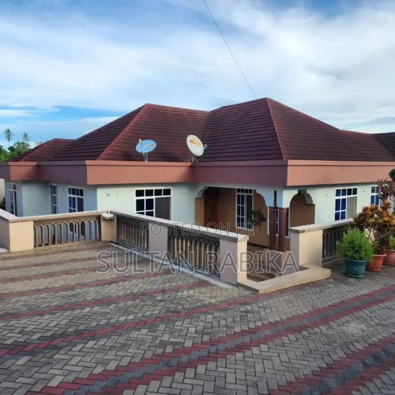 Furnished 5bdrm House in Kibada for sale