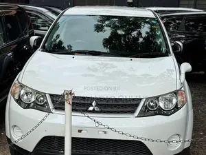 Mitsubishi Outlander 2008 White