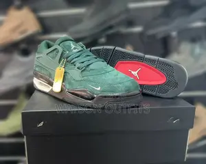 New Original Leather Sneakers/Shoes/Footwears
