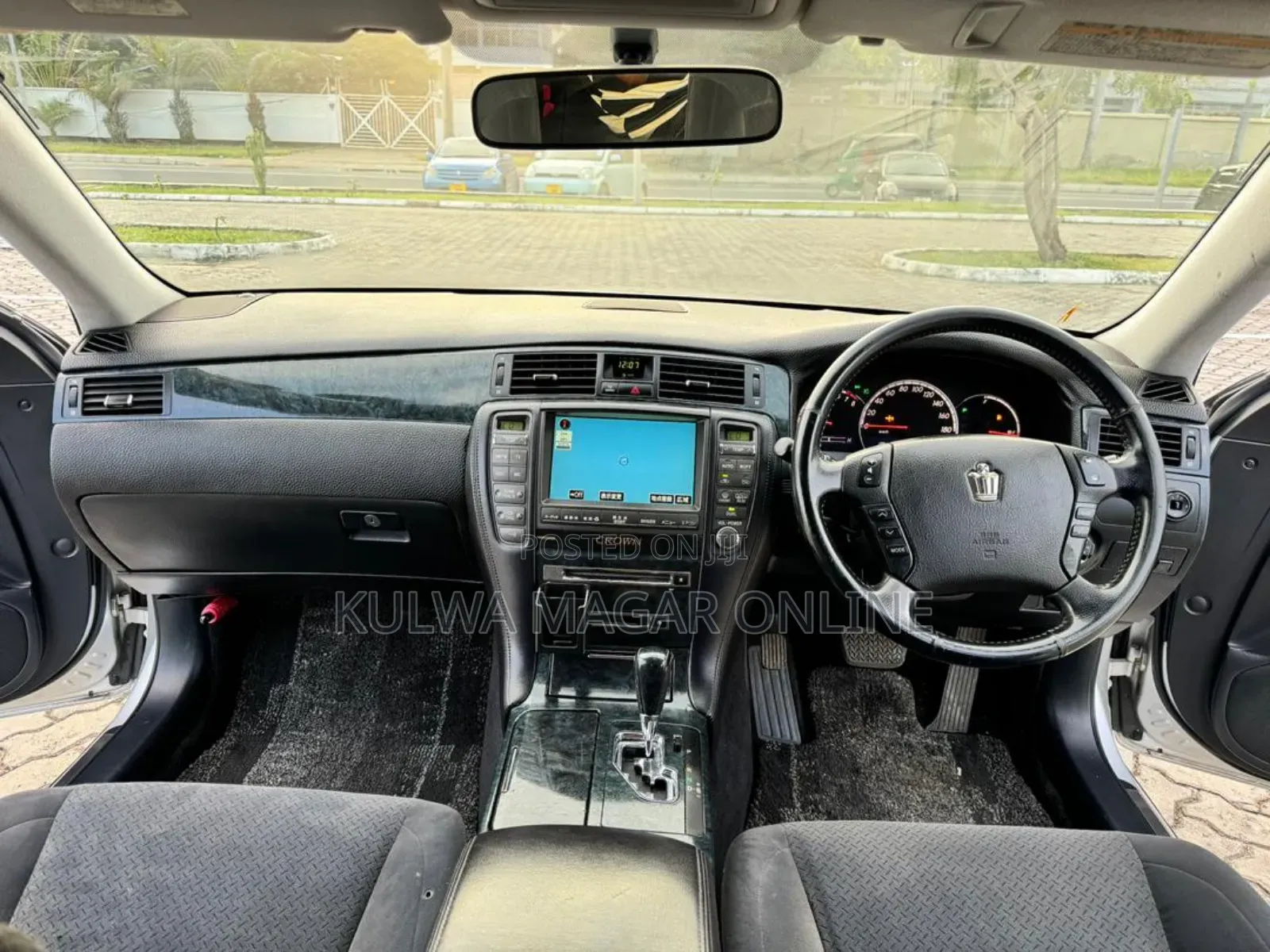 Toyota Crown 2006 Silver