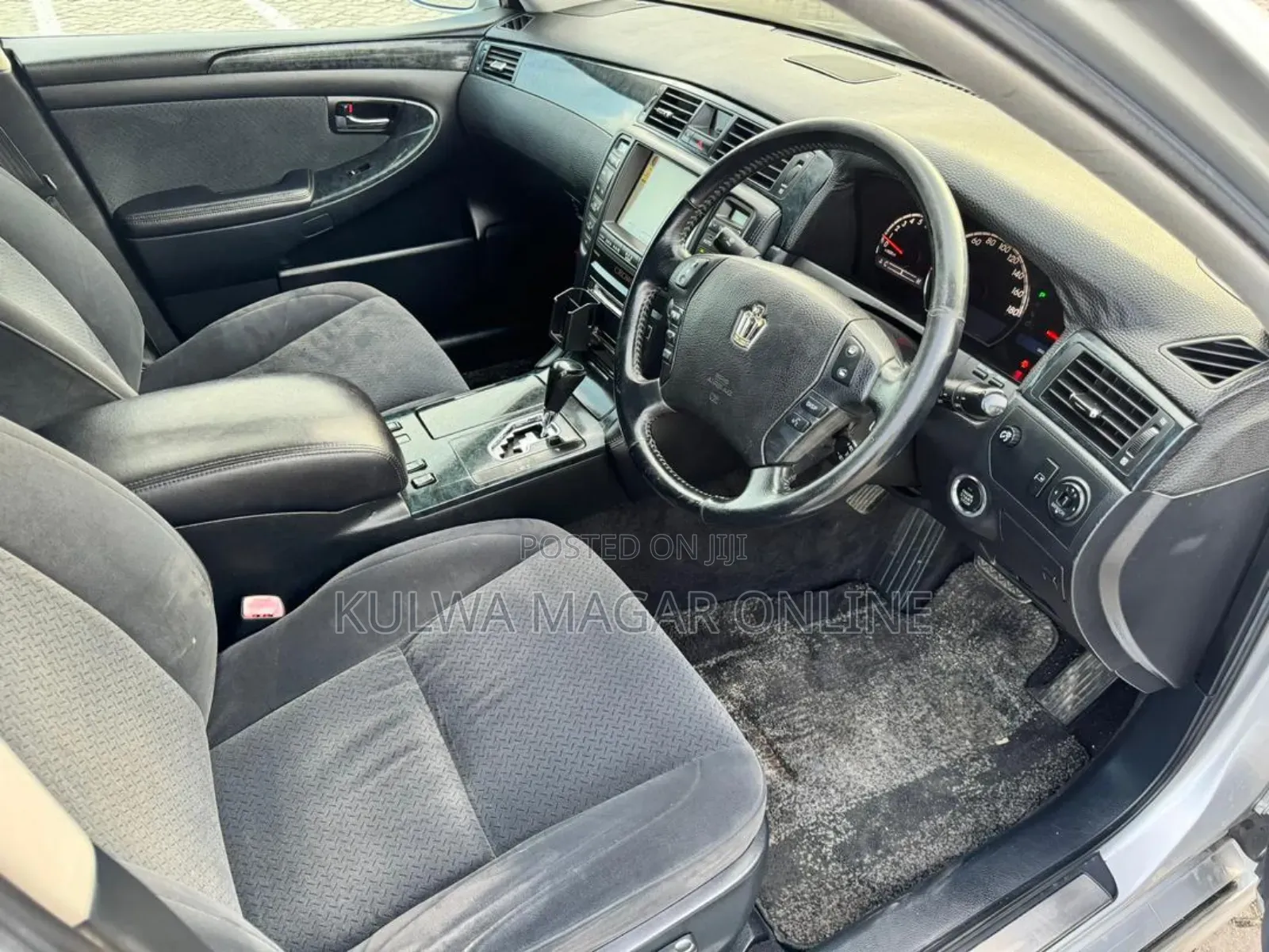 Toyota Crown 2006 Silver