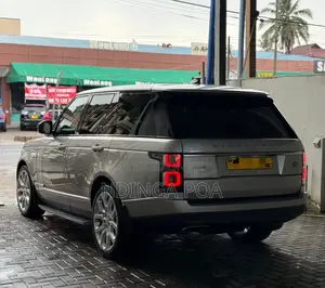 Land Rover Range Rover Vogue 2018 Gold
