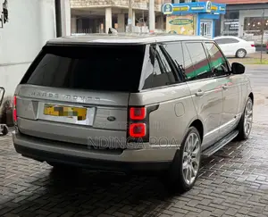 Land Rover Range Rover Vogue 2018 Gold