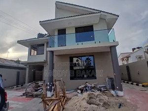 5bdrm House in Msasani for rent