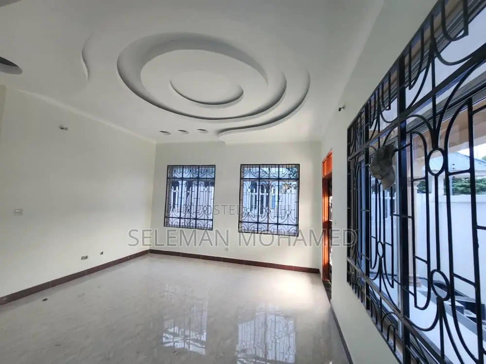 Furnished 4bdrm House in Biriani Real Estate, Chamazi for sale