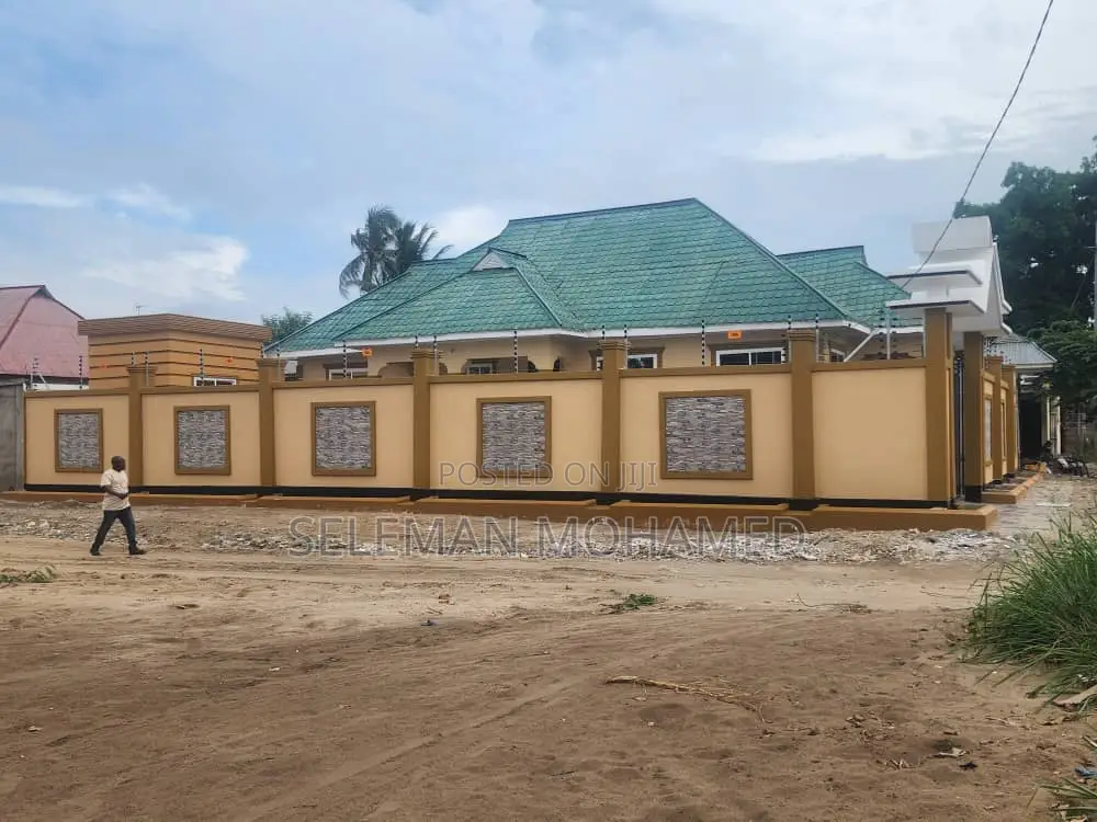 Furnished 4bdrm House in Biriani Real Estate, Chamazi for sale