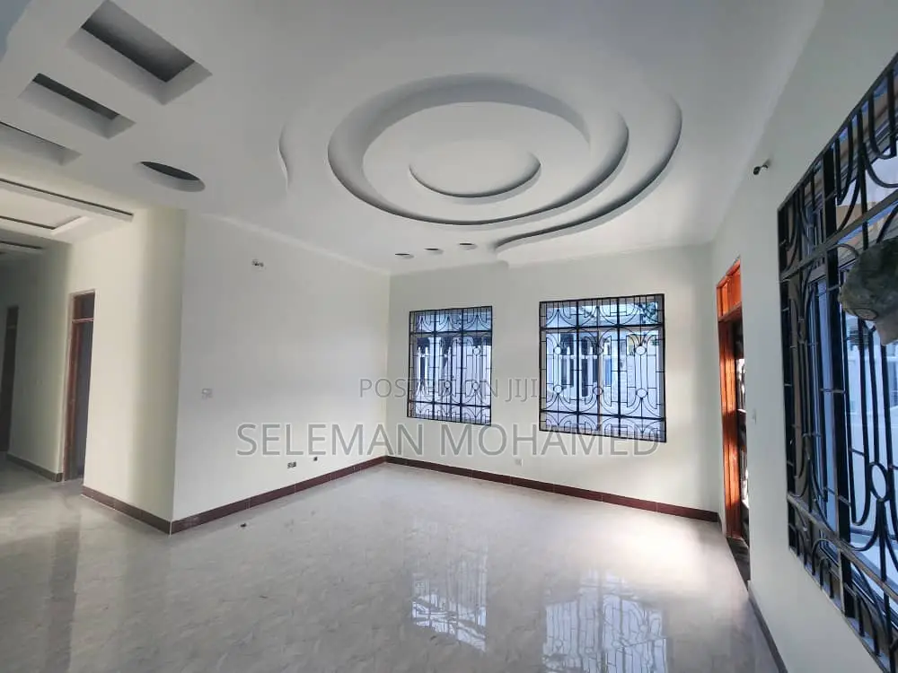 Furnished 4bdrm House in Biriani Real Estate, Chamazi for sale