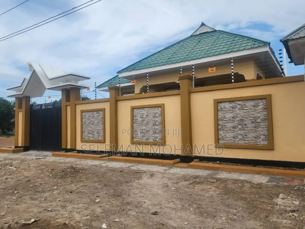 Furnished 4bdrm House in Biriani Real Estate, Chamazi for sale