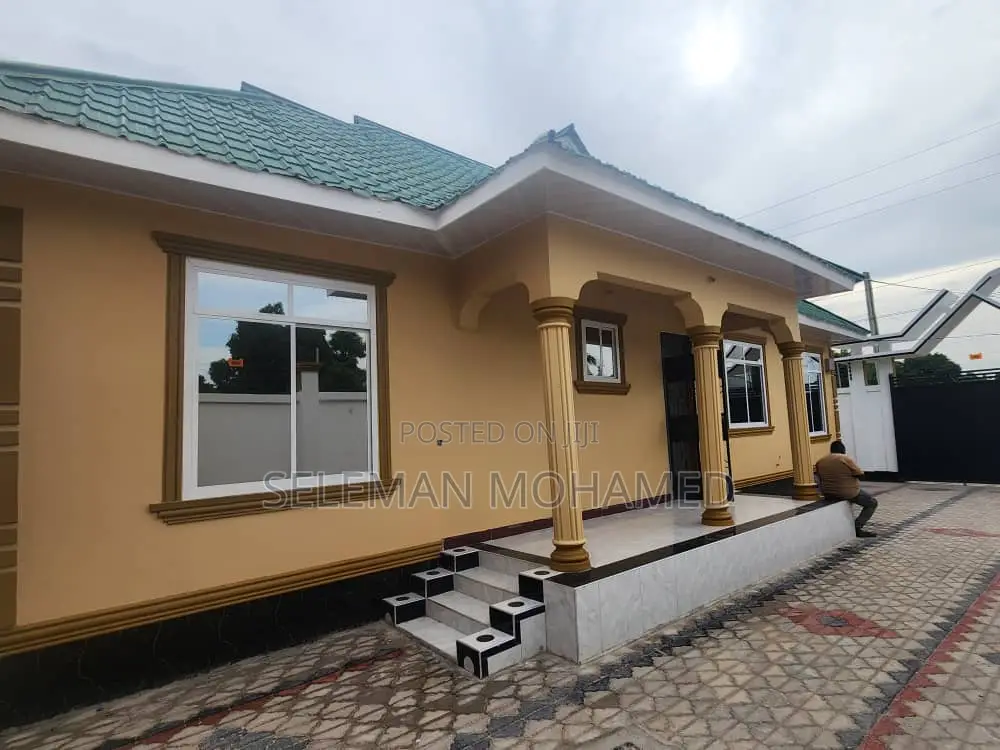 Furnished 4bdrm House in Biriani Real Estate, Chamazi for sale