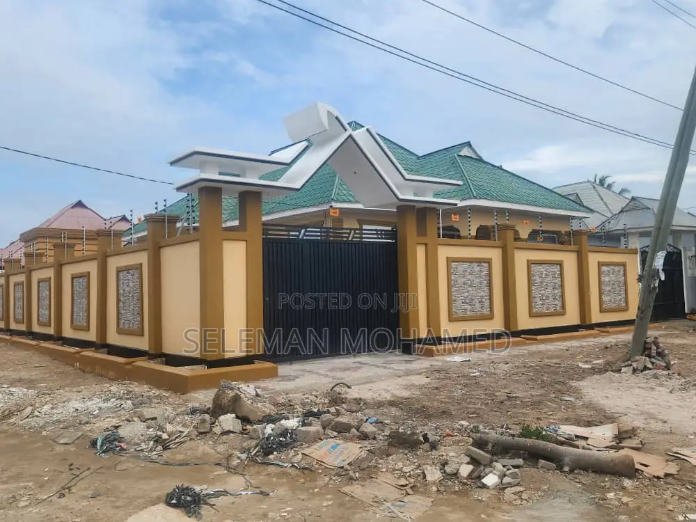 Furnished 4bdrm House in Biriani Real Estate, Chamazi for sale