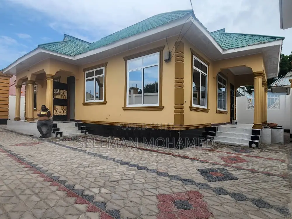 Furnished 4bdrm House in Biriani Real Estate, Chamazi for sale