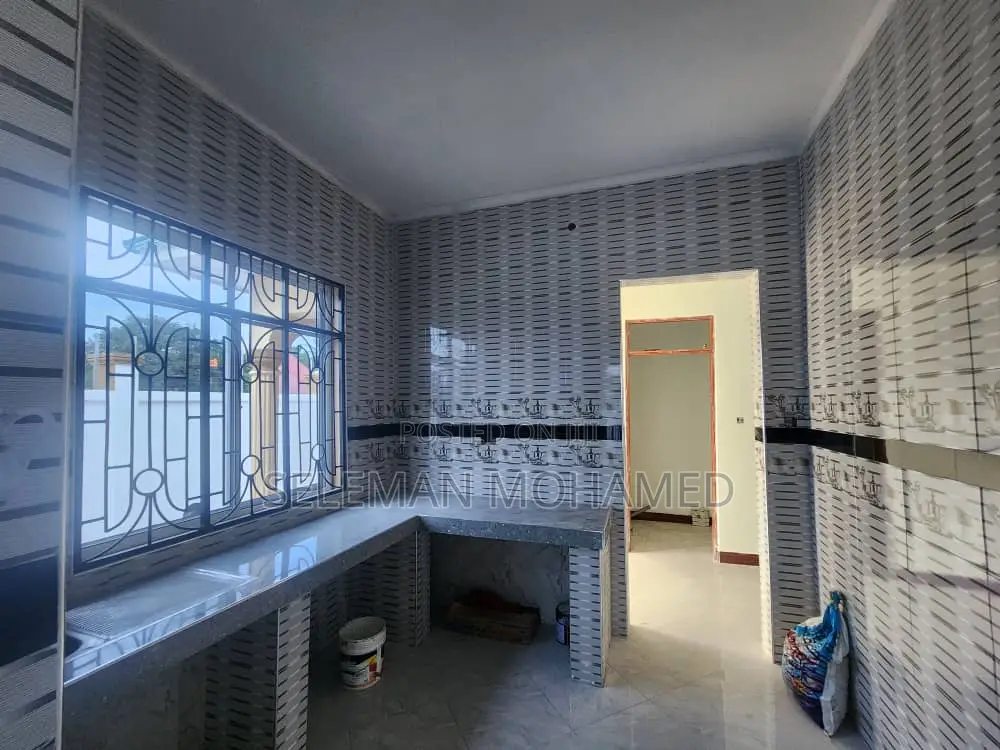 Furnished 4bdrm House in Biriani Real Estate, Chamazi for sale
