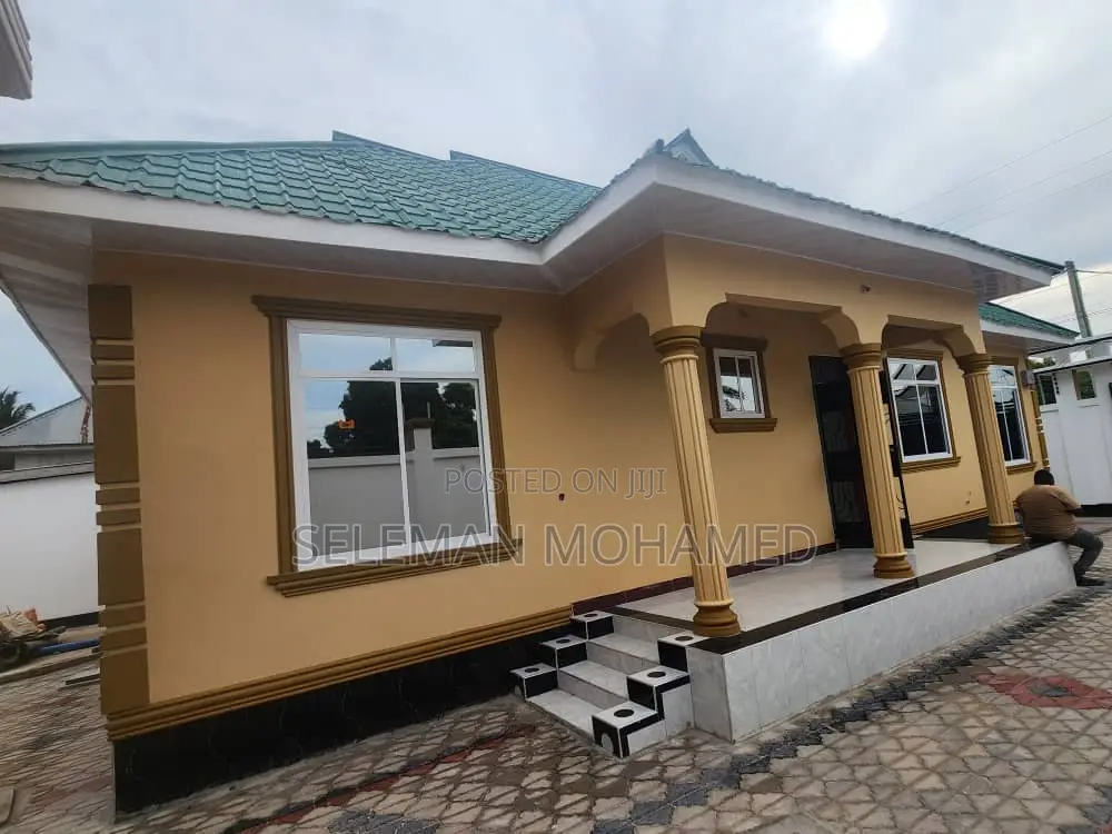 Furnished 4bdrm House in Biriani Real Estate, Chamazi for sale
