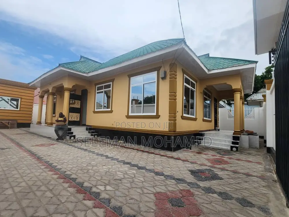 Furnished 4bdrm House in Biriani Real Estate, Chamazi for sale