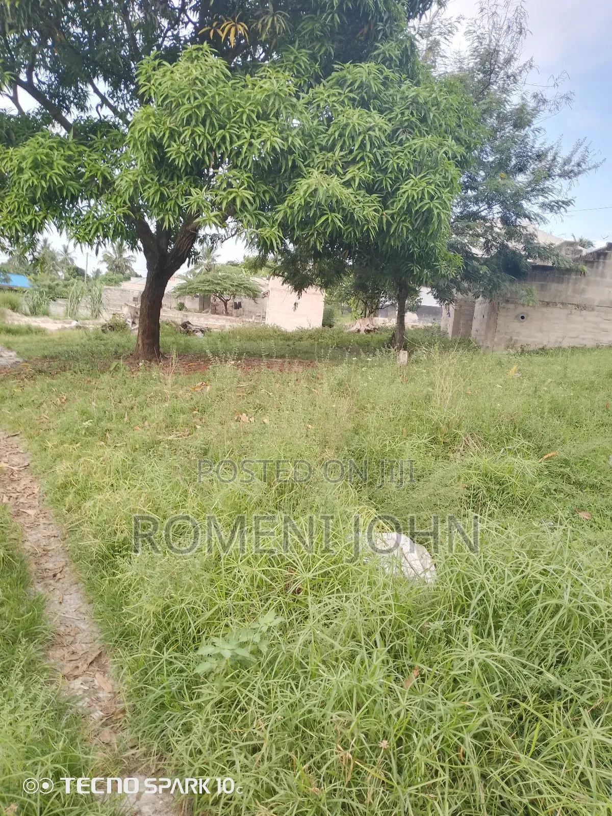 Eneo Mita 15 Kwa Mita 15 Linauzwa Ml 3.5 Ukonga Bombambili.