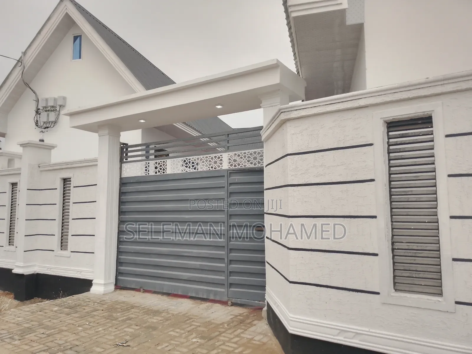 Furnished 8bdrm House in Biriani Real Estate, Charambe for sale