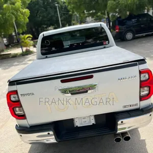 Toyota Hilux 2020 White
