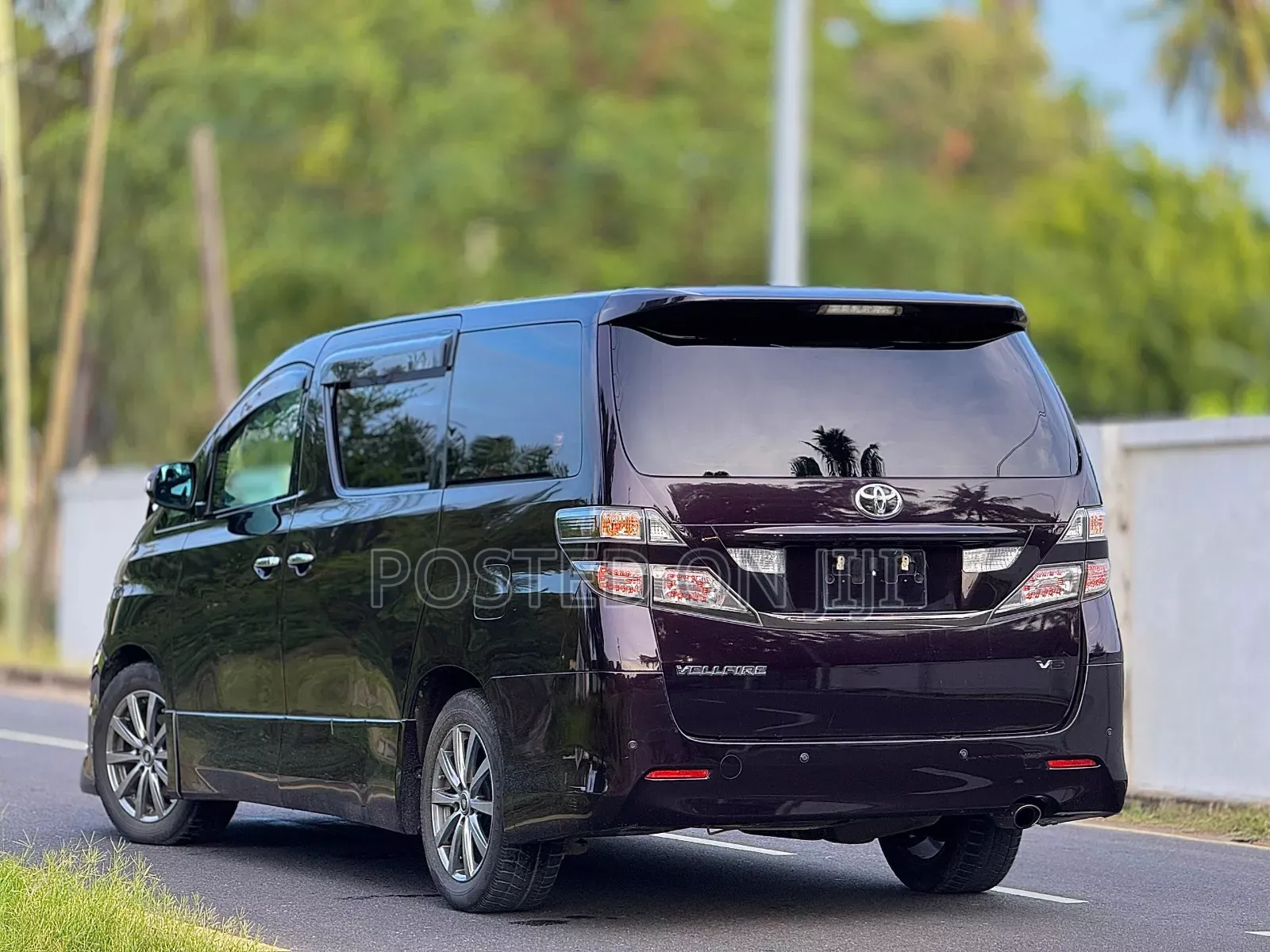 Toyota Vellfire 2010 Black