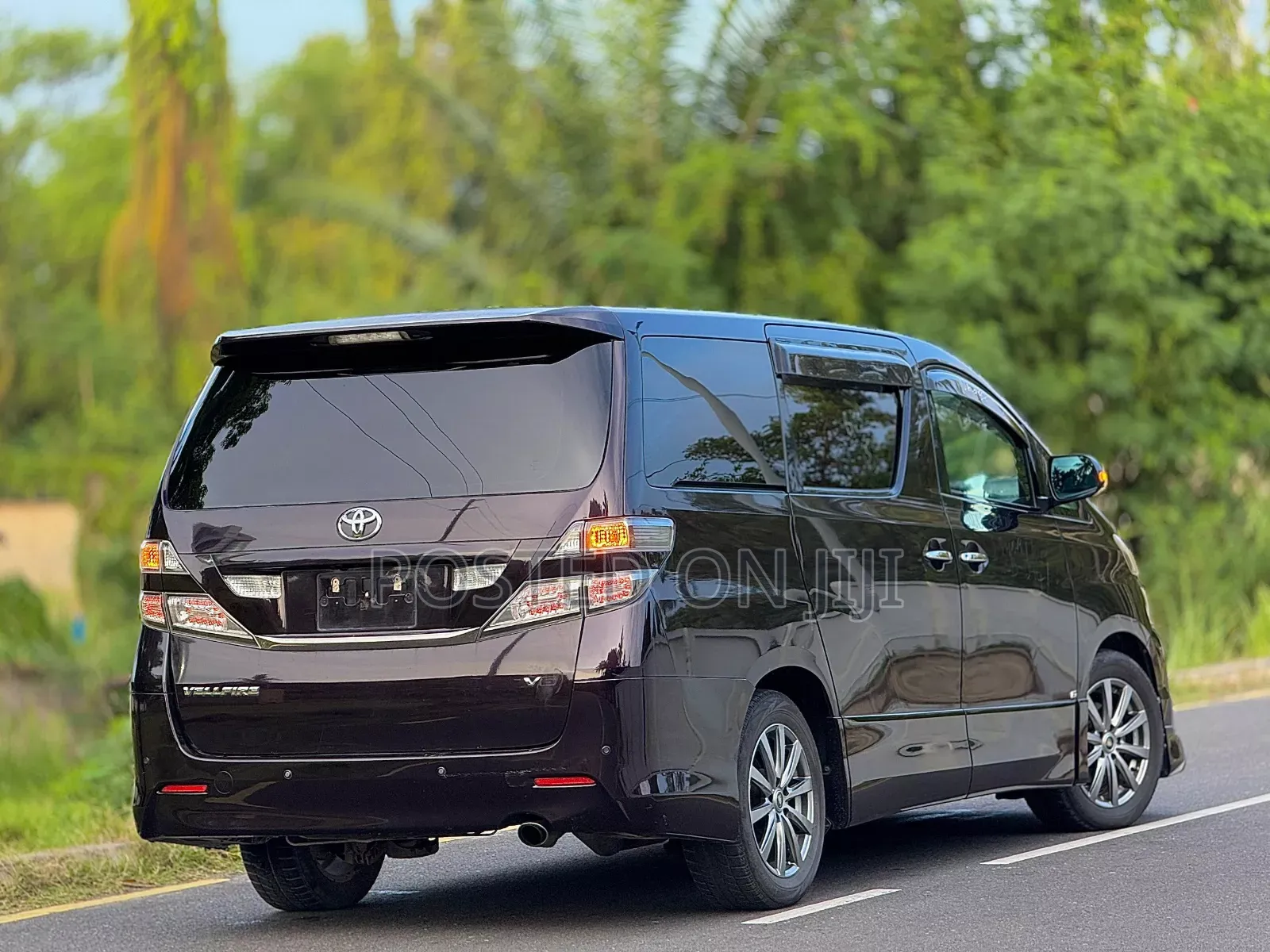 Toyota Vellfire 2010 Black