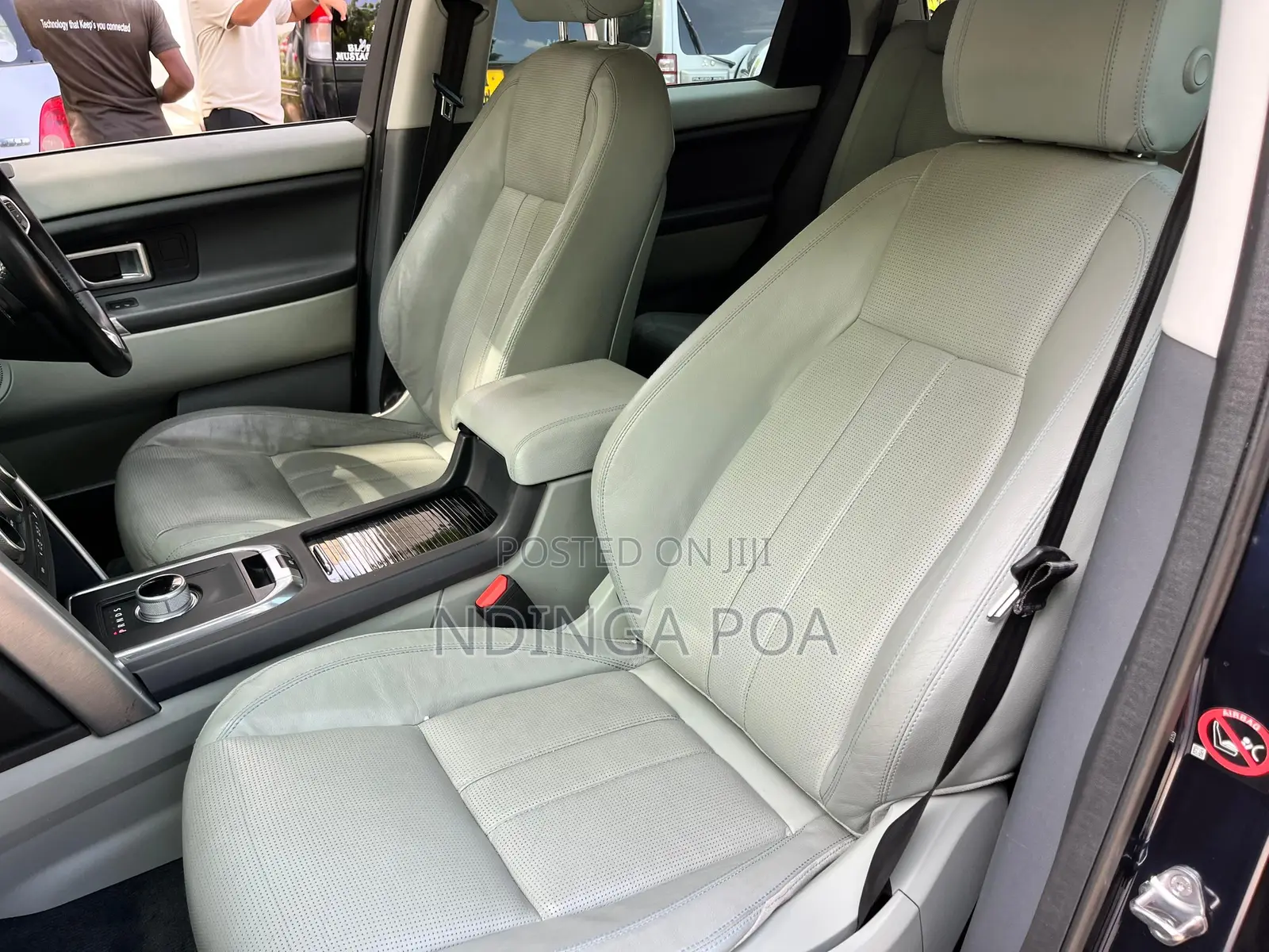 Land Rover Discovery Sport SE 2016 Blue