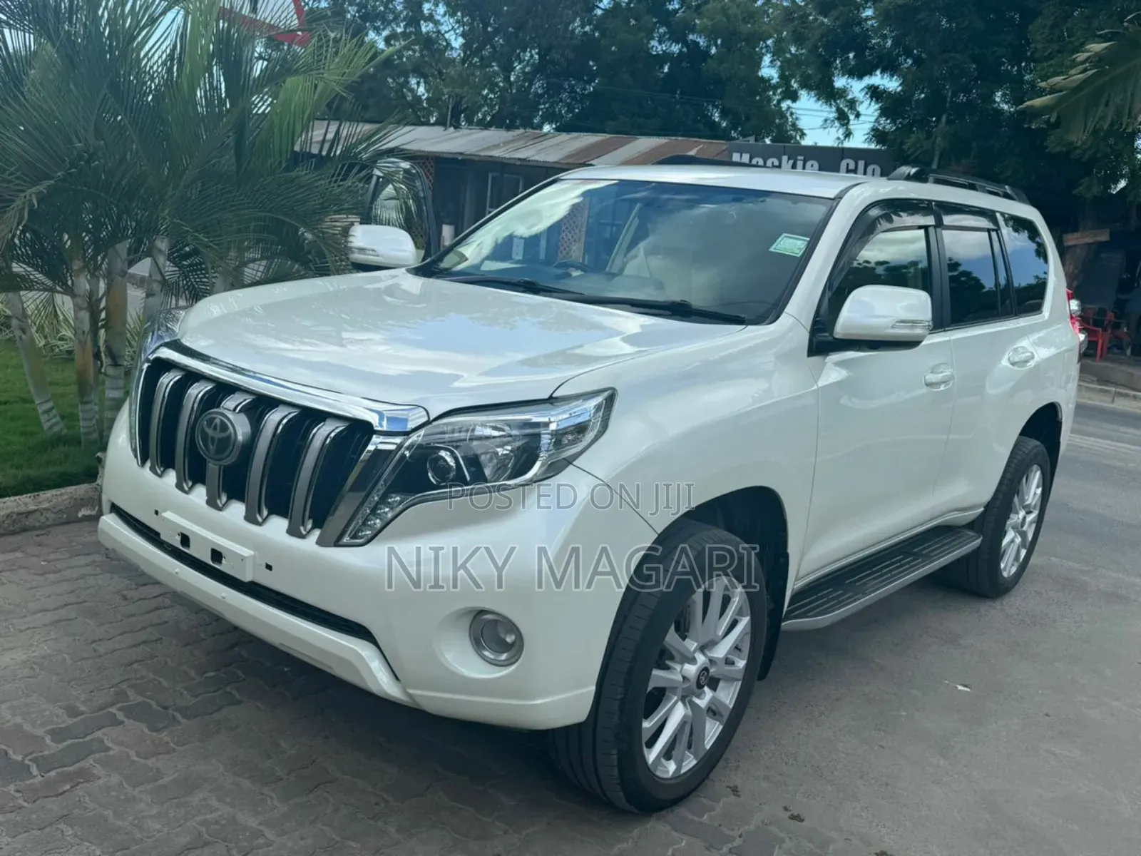 Toyota Land Cruiser Prado 2016 White