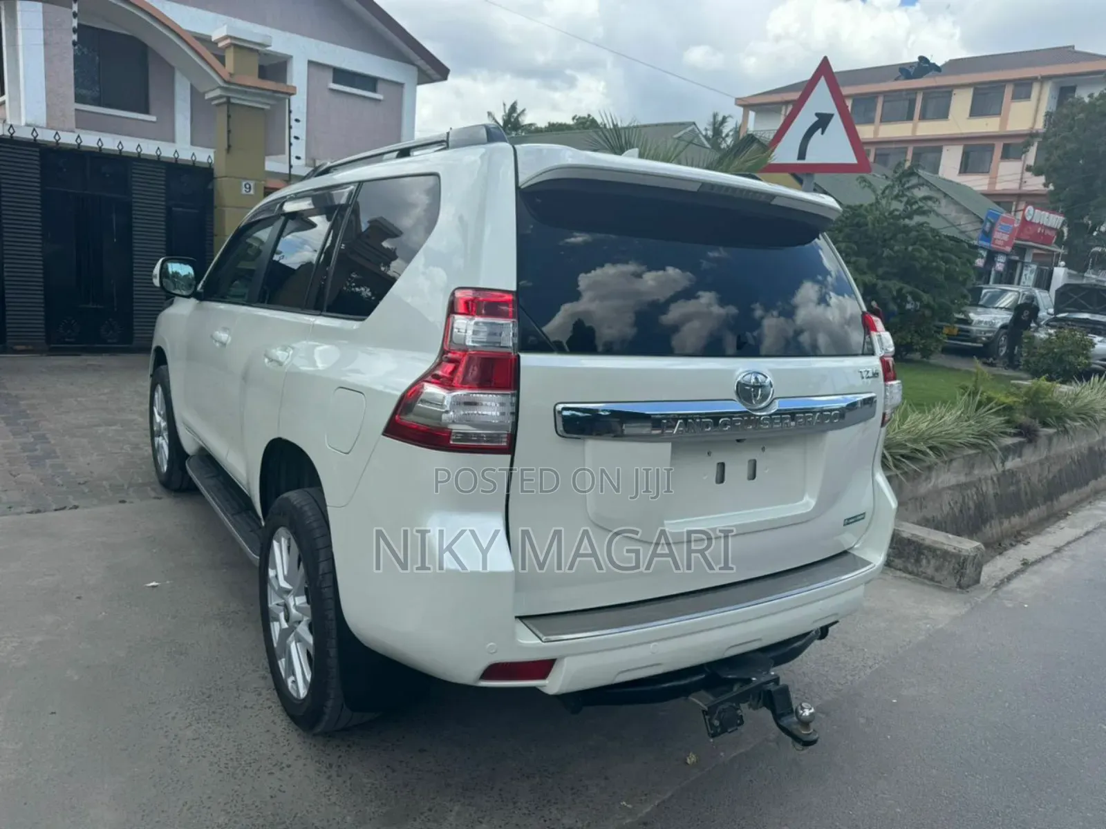 Toyota Land Cruiser Prado 2016 White