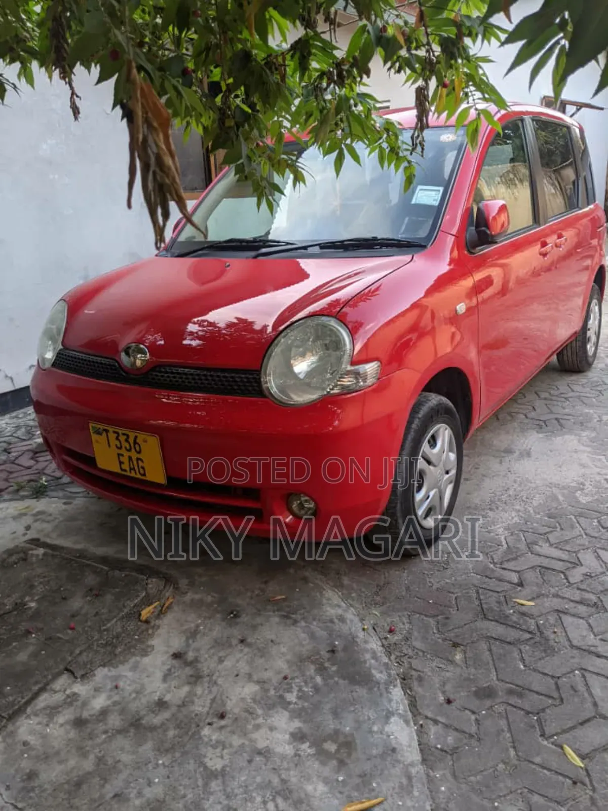 Toyota Sienta 2008 Red