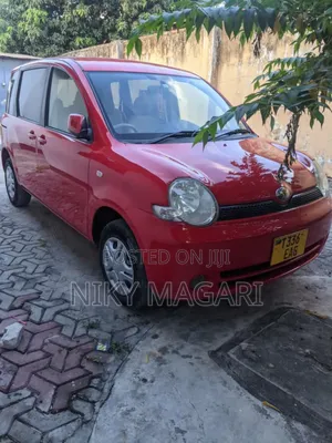 Toyota Sienta 2008 Red