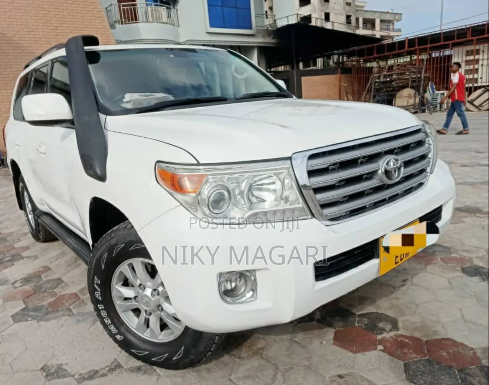 Toyota Land Cruiser 2010 White