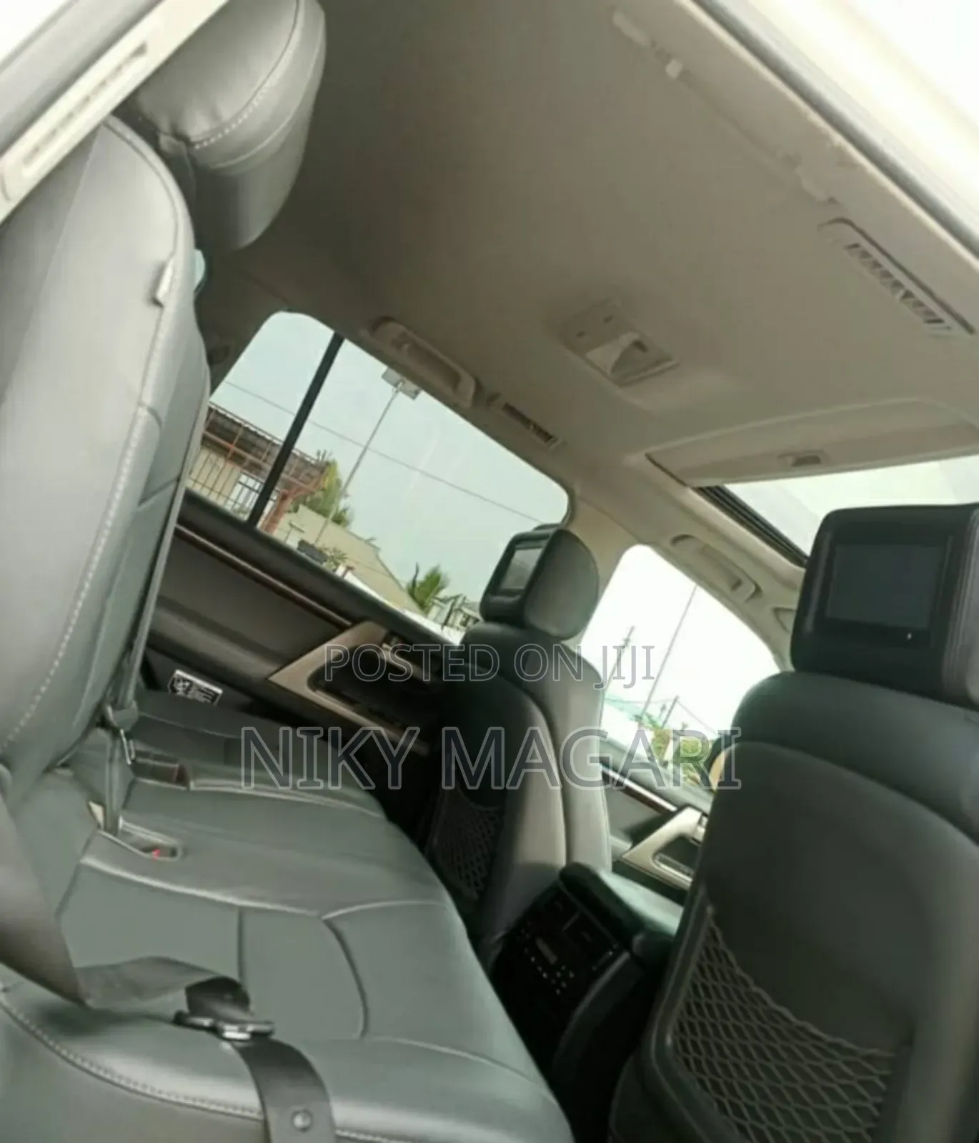 Toyota Land Cruiser 2010 White