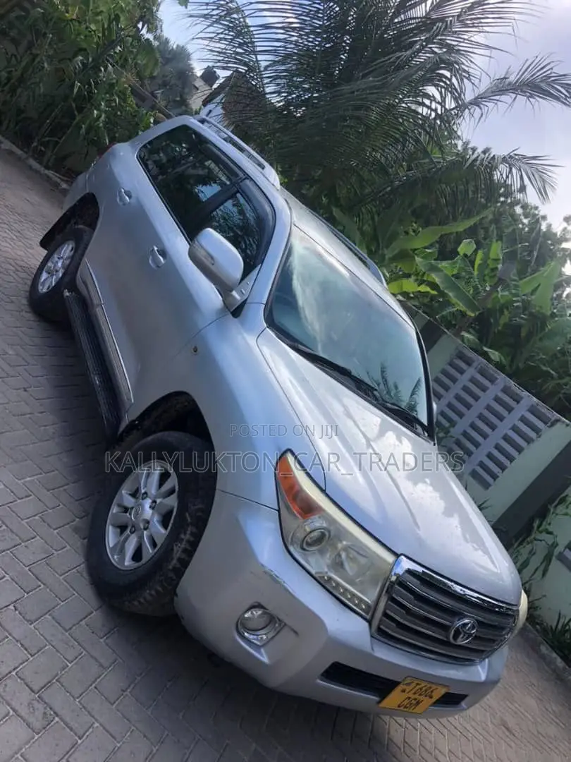 Toyota Land Cruiser 2005 Silver