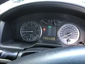 Toyota Land Cruiser 2005 Silver