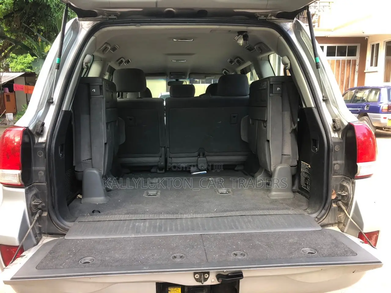 Toyota Land Cruiser 2005 Silver